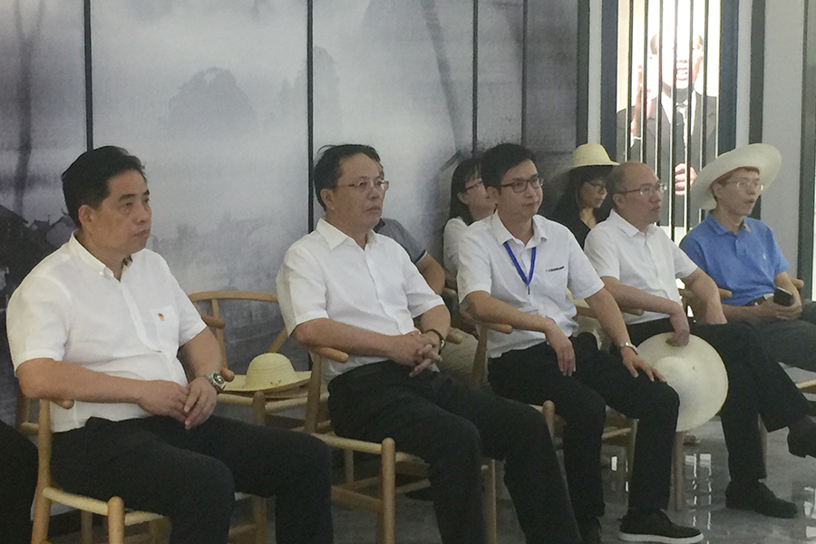 F:\2015-2018年OA文件 电视机媒体播放图设计\2018-OA文件 电视机媒体播放图设计\2018.07.31-中央党校副校长王东京调查调研北京资源豪利777集团\04.JPG